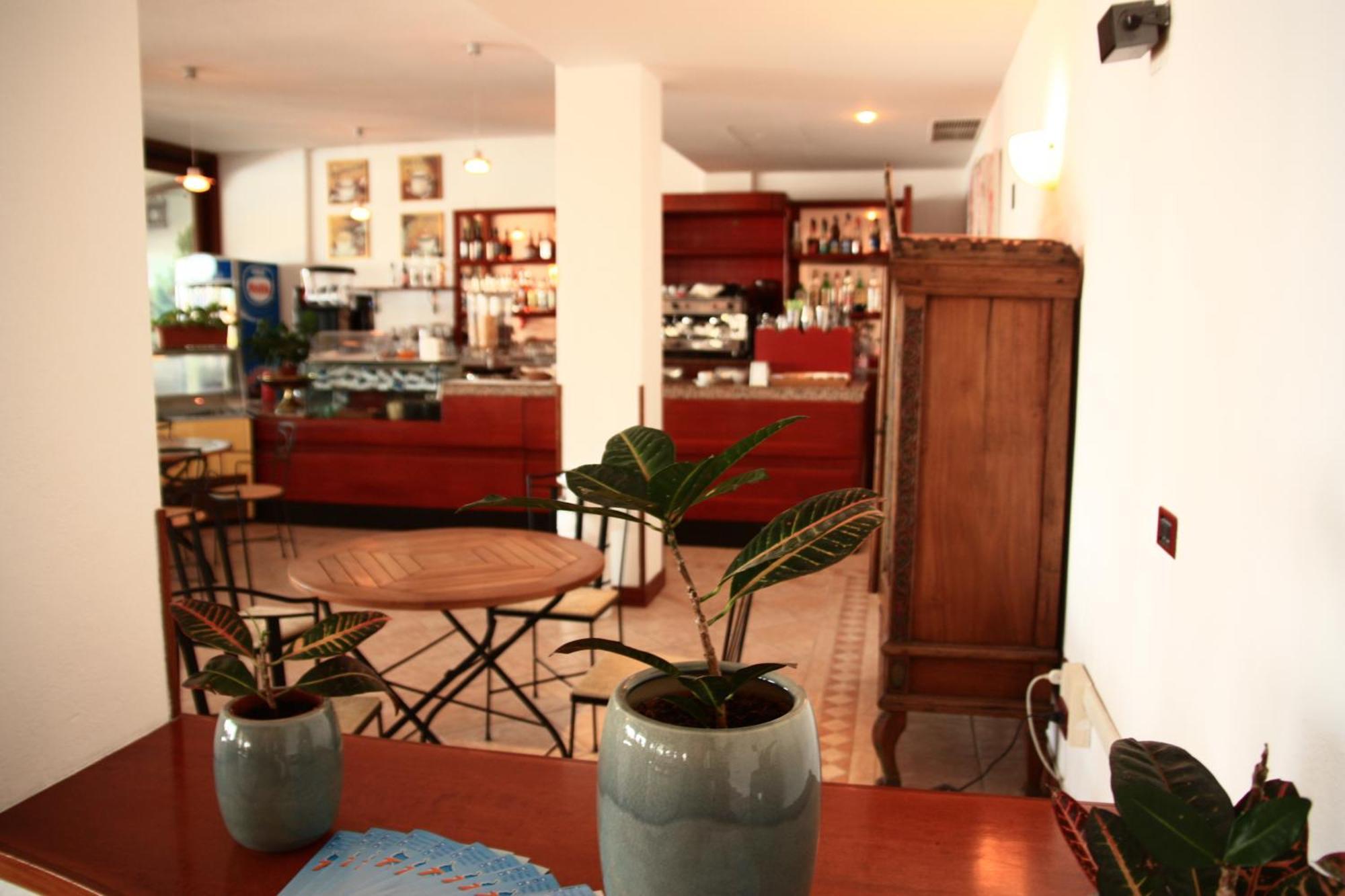 Hotel Miralonga La Maddalena  Eksteriør bilde
