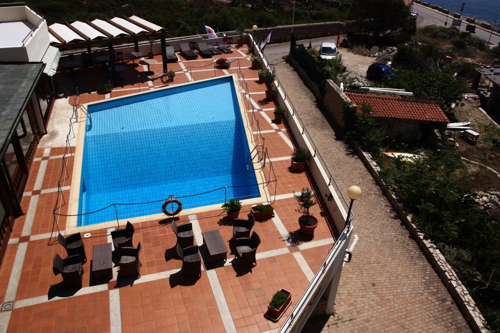 Hotel Miralonga La Maddalena  Eksteriør bilde