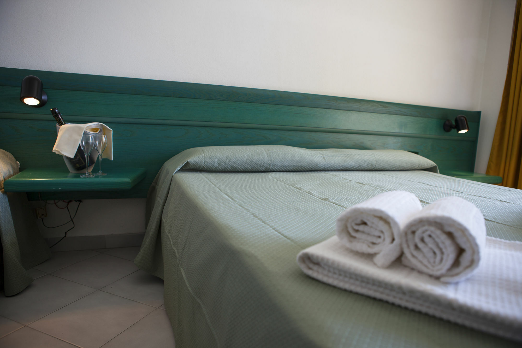 Hotel Miralonga La Maddalena  Eksteriør bilde